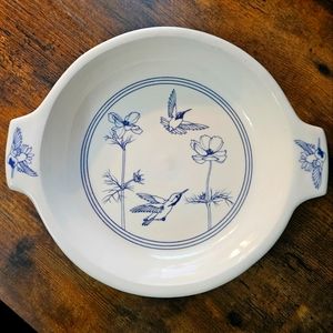 Blue & White porcelain 9 inch pie plate with hummingbirds by Benn & Gallagher.